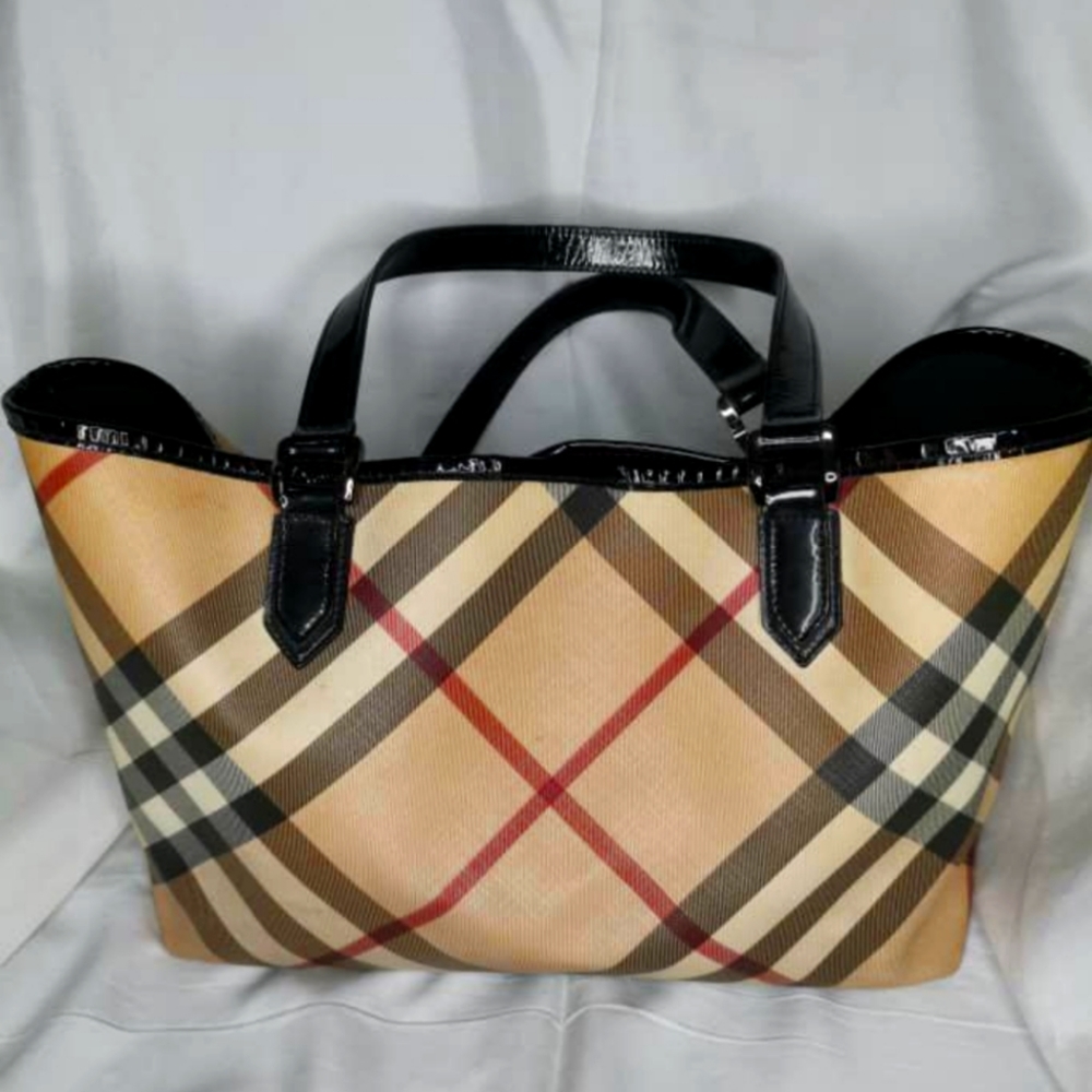 Burberry Nova Check bag